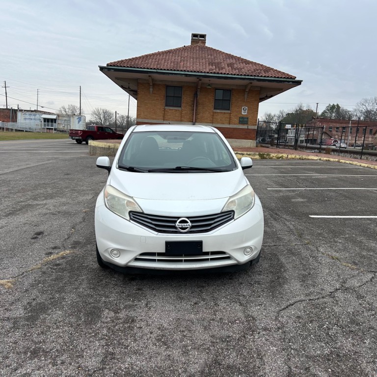 2014 Nissan Versa Image 2