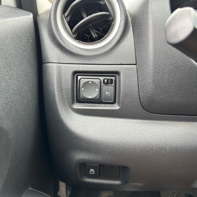 2014 Nissan Versa Image 7