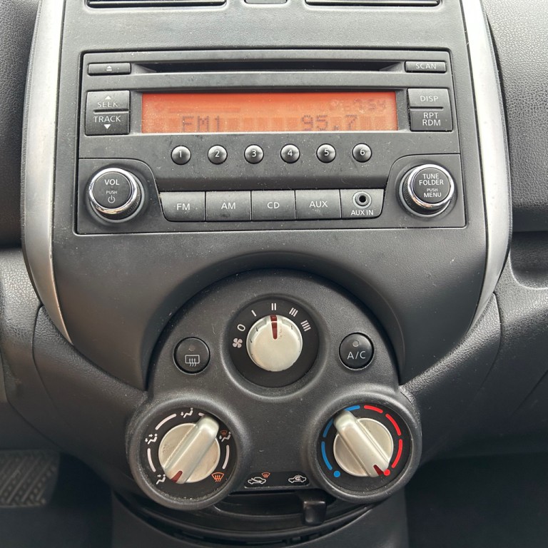 2014 Nissan Versa Image 10