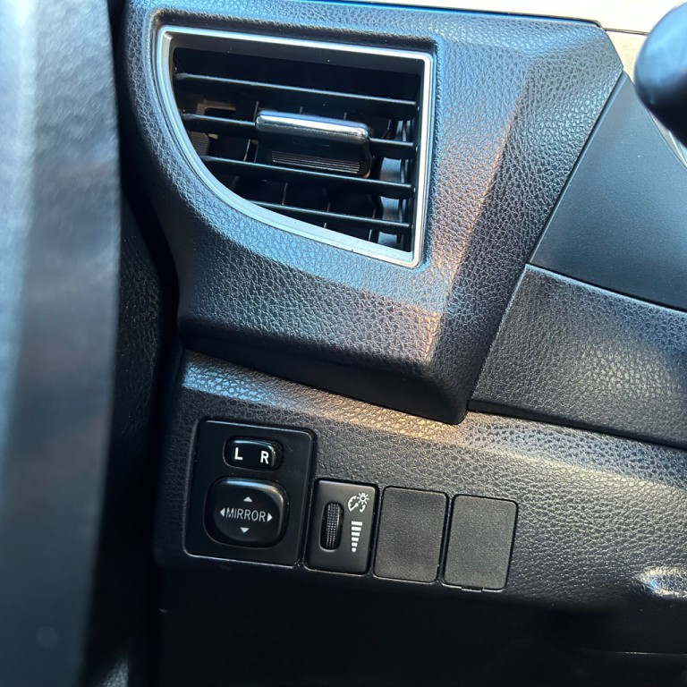 2015 Toyota Corolla Image 7