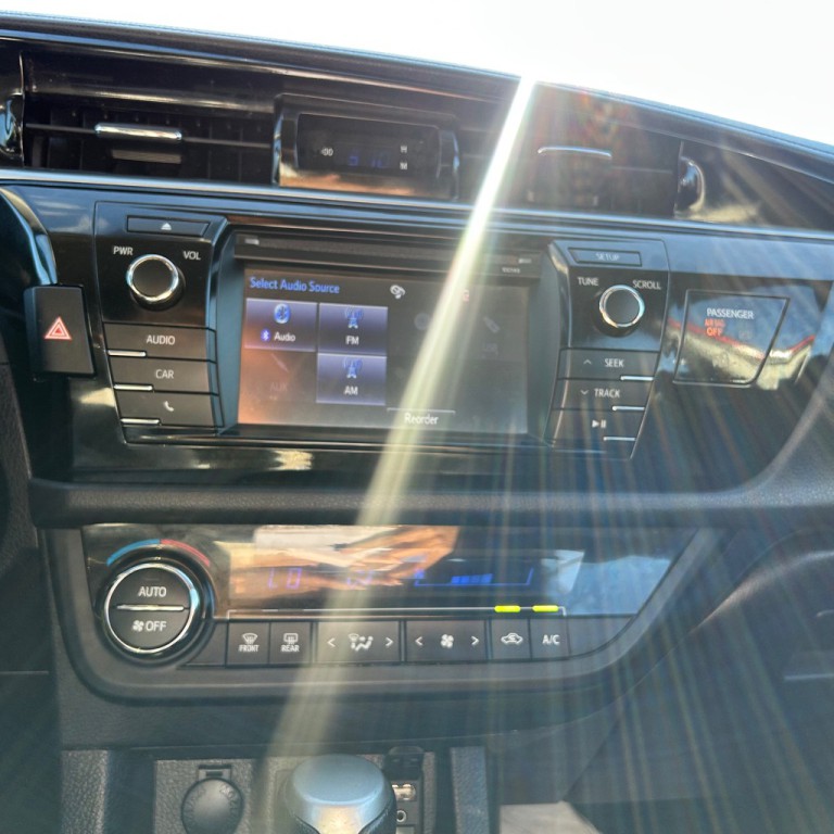 2015 Toyota Corolla Image 9