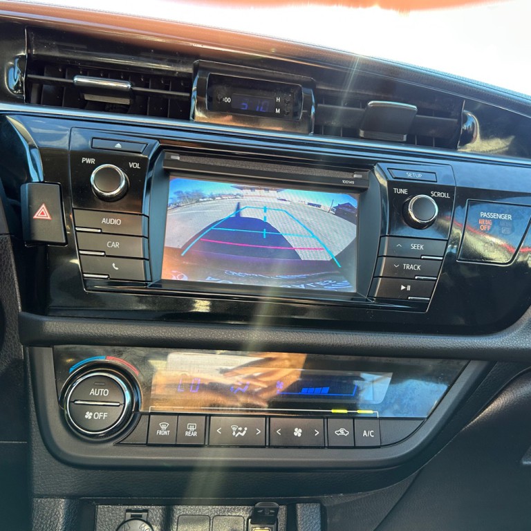 2015 Toyota Corolla Image 10