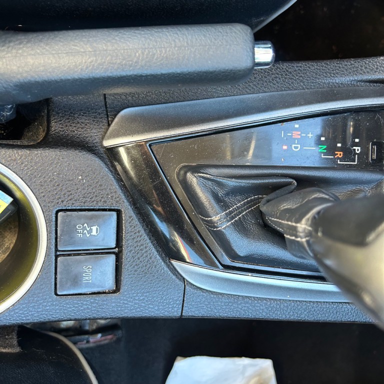 2015 Toyota Corolla Image 11