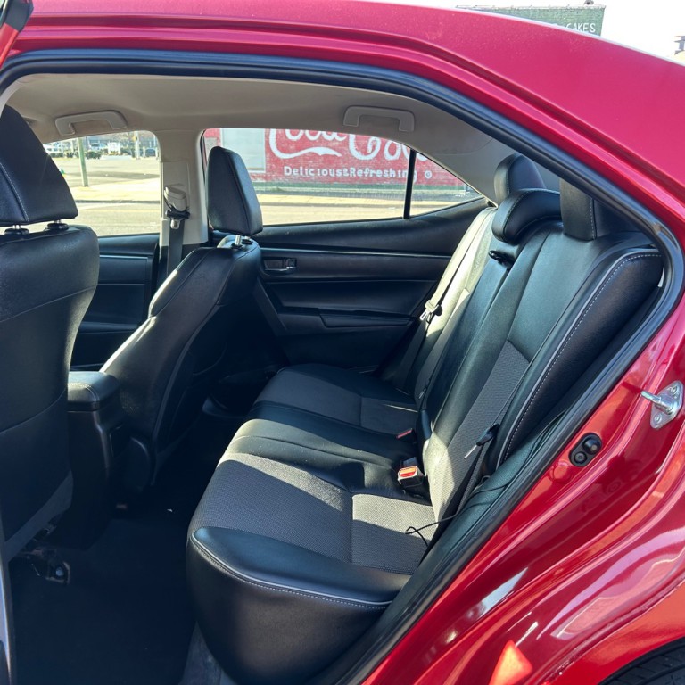 2015 Toyota Corolla Image 12