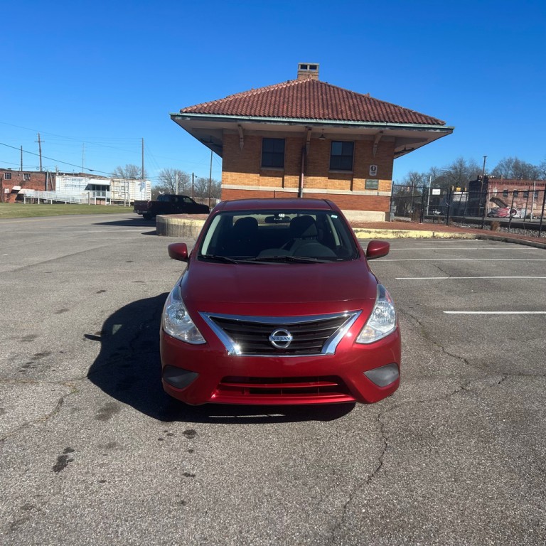 2017 Nissan Versa Image 2