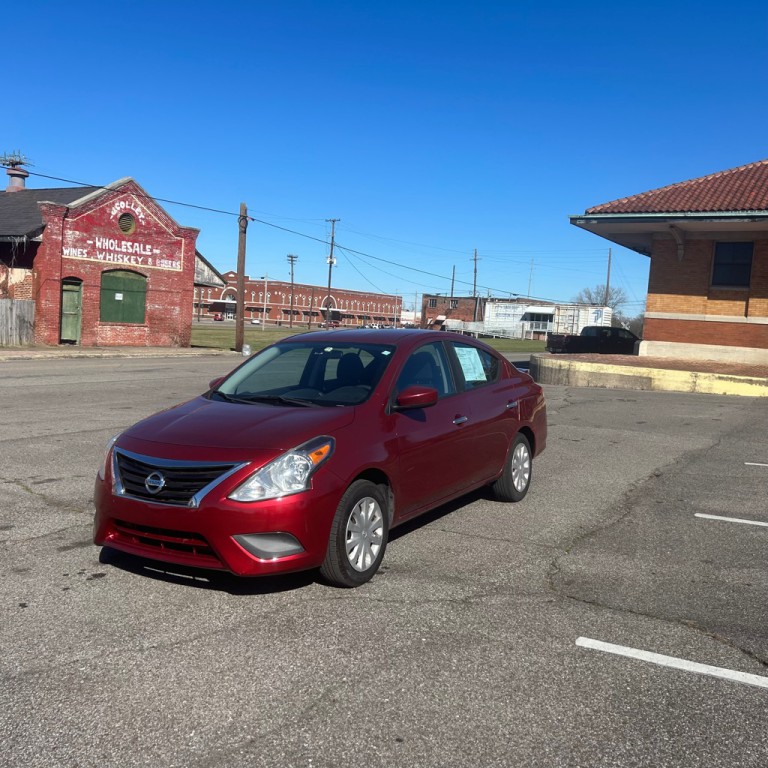 2017 Nissan Versa Image 3