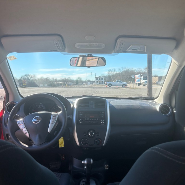 2017 Nissan Versa Image 5