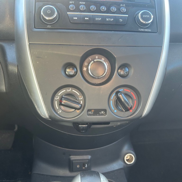 2017 Nissan Versa Image 9