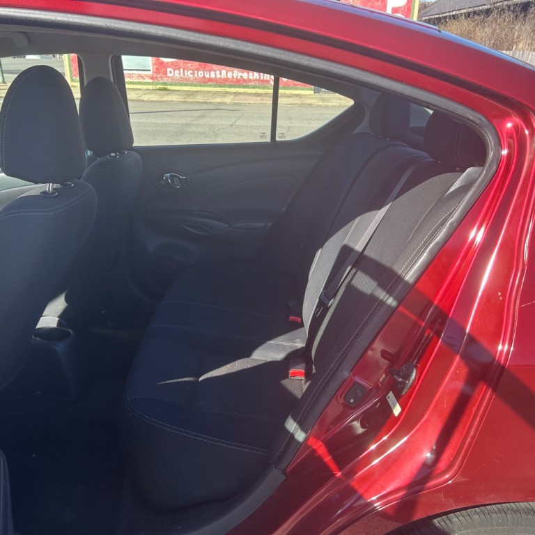 2017 Nissan Versa Image 10