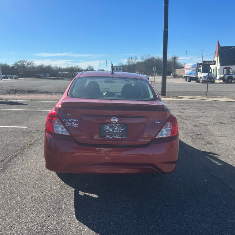 2017 Nissan Versa Image 12