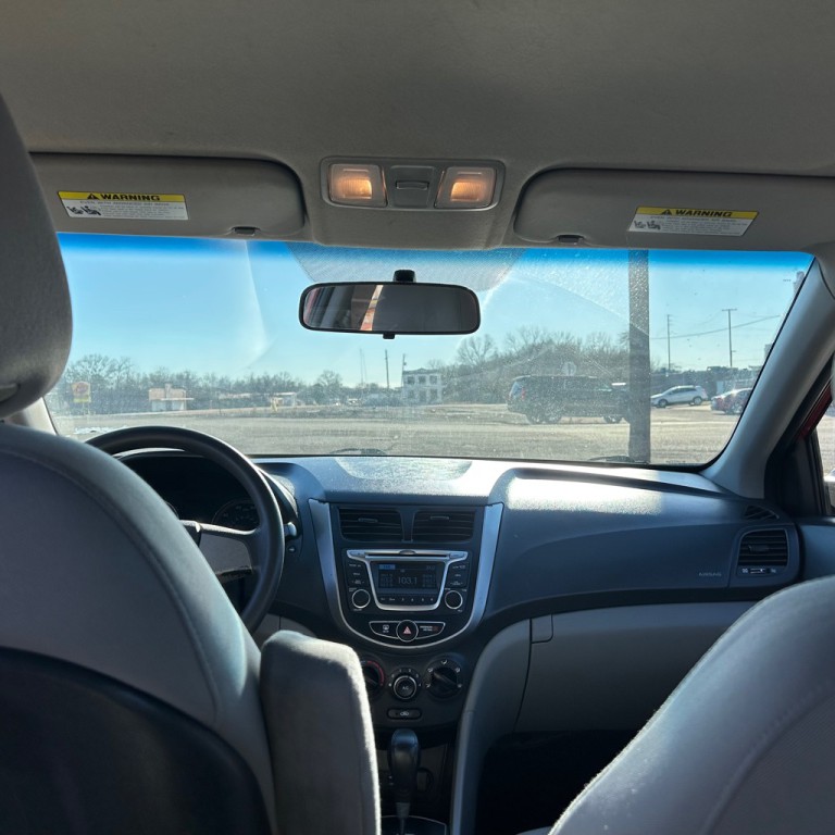 2017 Hyundai Accent Image 5