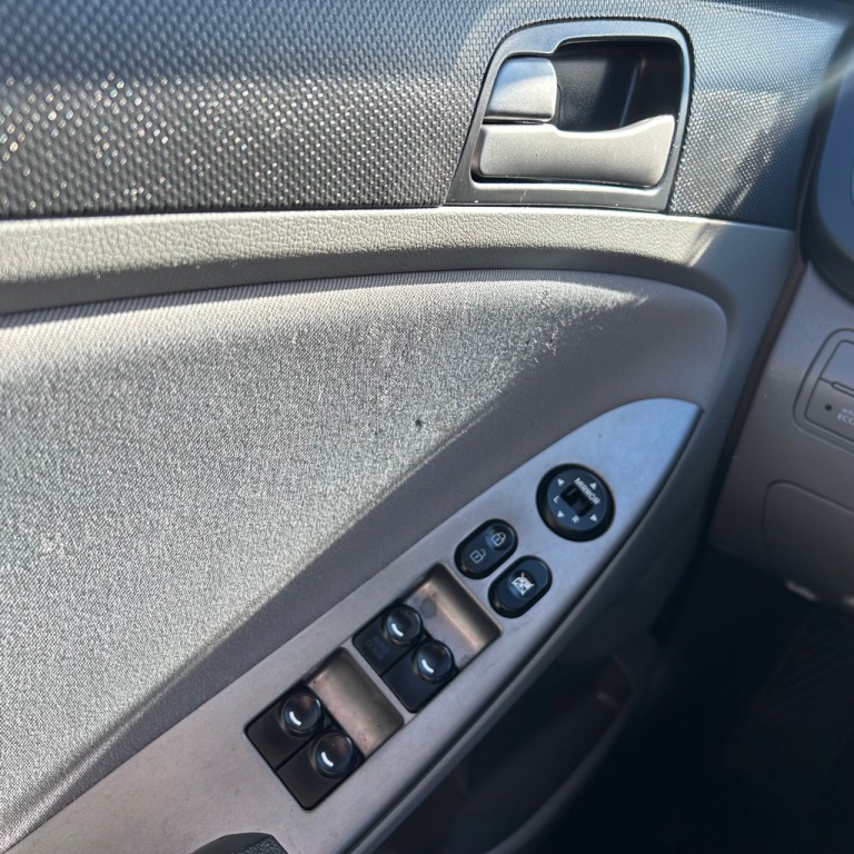 2017 Hyundai Accent Image 6