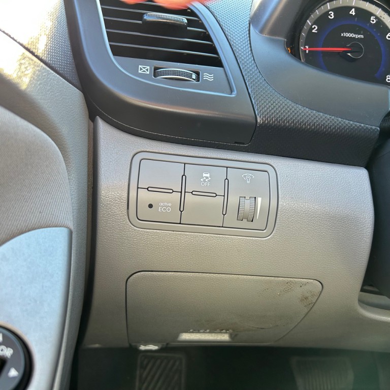 2017 Hyundai Accent Image 7