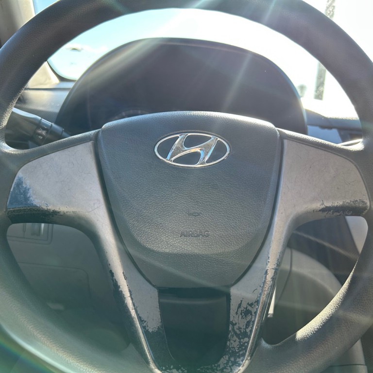 2017 Hyundai Accent Image 8