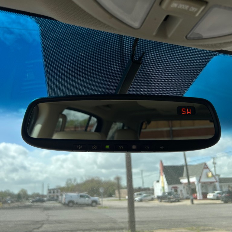 2013 Nissan Armada Image 9