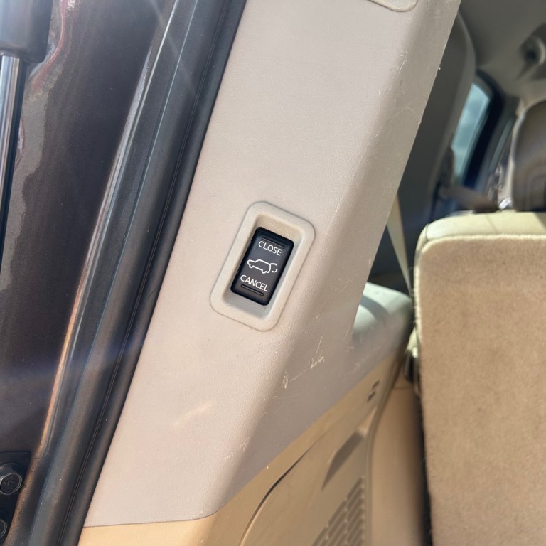 2013 Nissan Armada Image 24