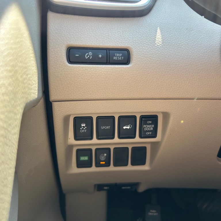 2016 Nissan Rogue Image 9