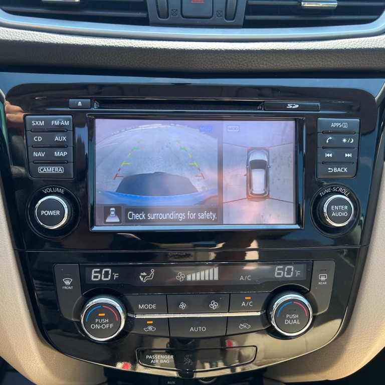 2016 Nissan Rogue Image 13