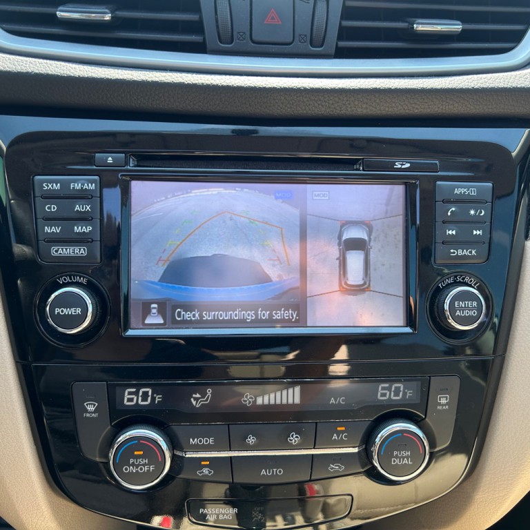 2016 Nissan Rogue Image 14