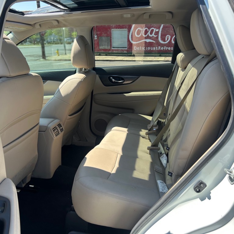 2016 Nissan Rogue Image 17