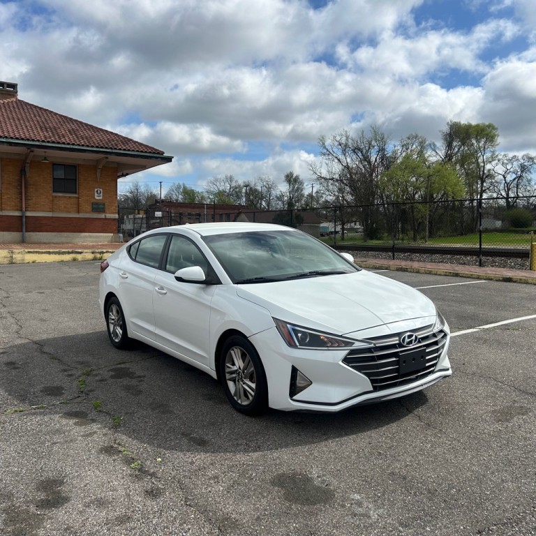 2020 Hyundai Elantra Image 1