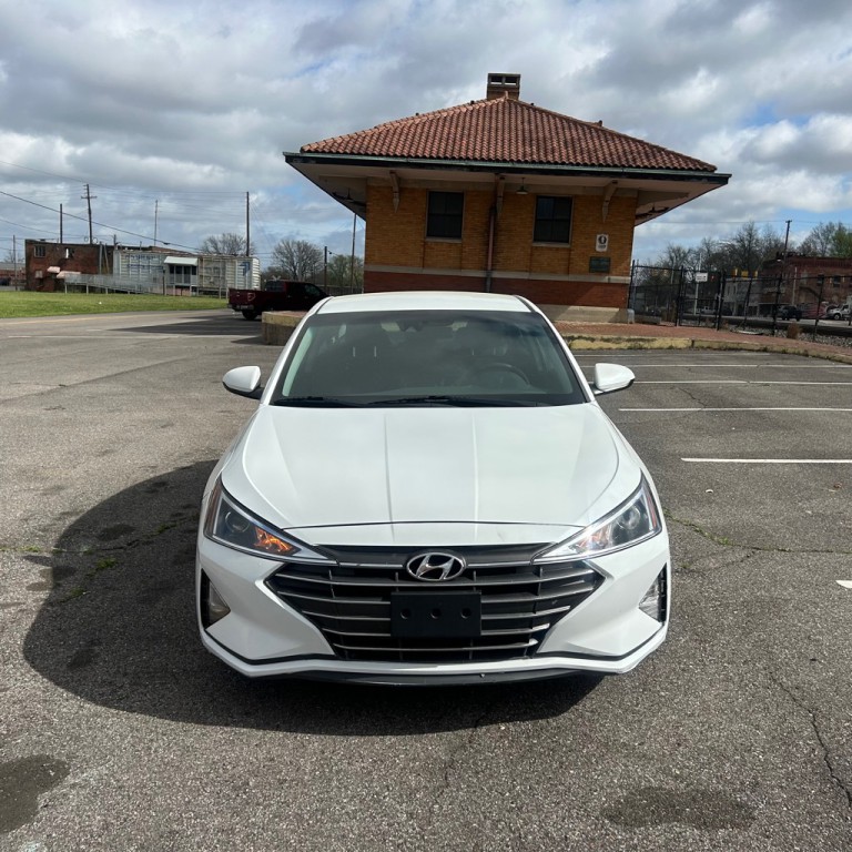 2020 Hyundai Elantra Image 2