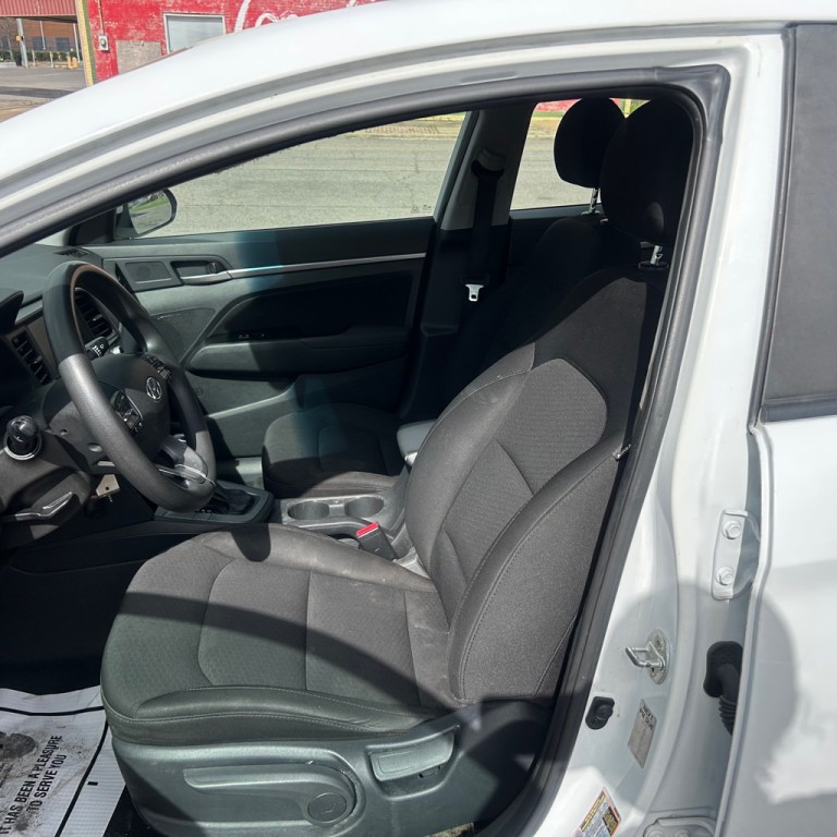 2020 Hyundai Elantra Image 4