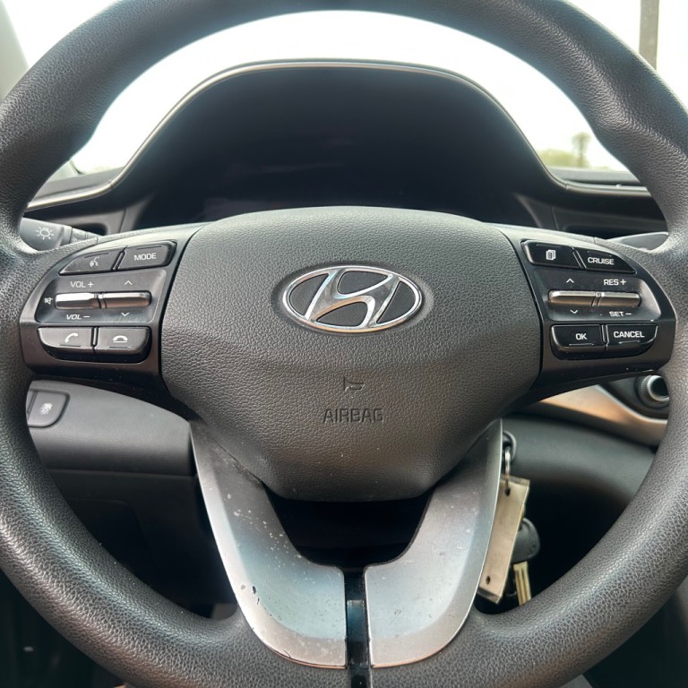 2020 Hyundai Elantra Image 8