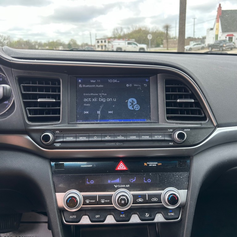 2020 Hyundai Elantra Image 9