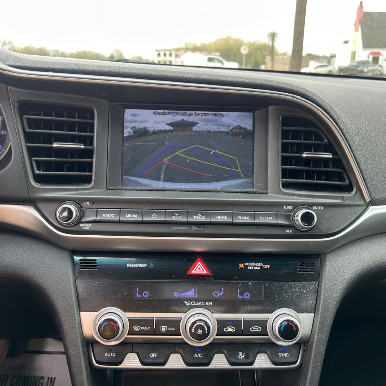 2020 Hyundai Elantra Image 12