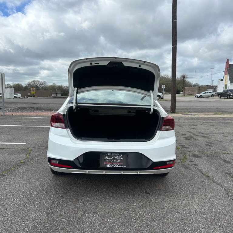 2020 Hyundai Elantra Image 15