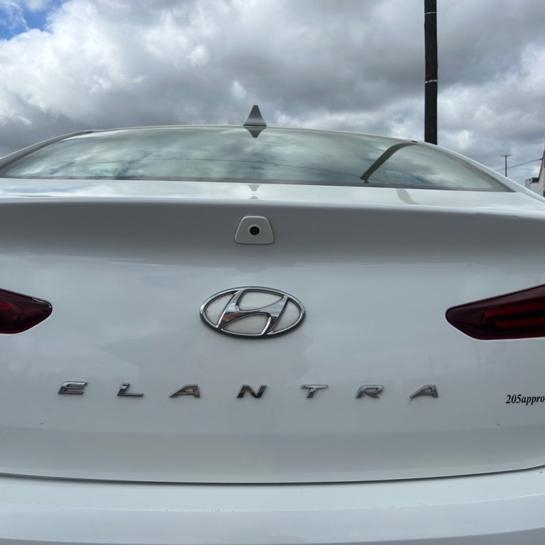 2020 Hyundai Elantra Image 16