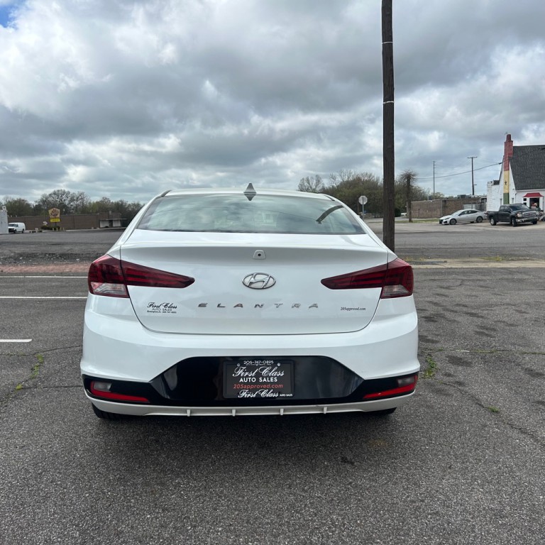 2020 Hyundai Elantra Image 17