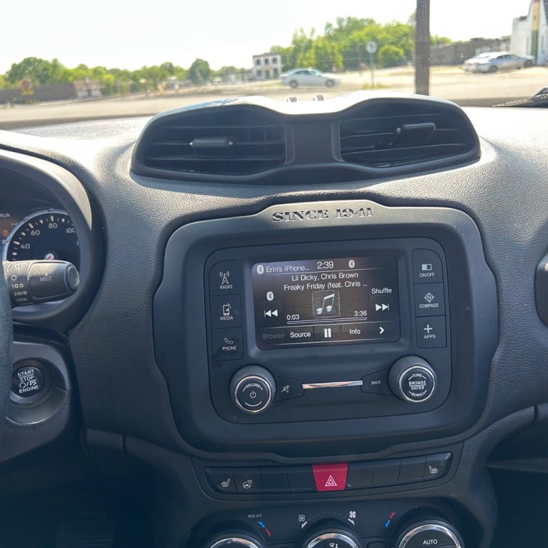 2017 Jeep Renegade Image 11