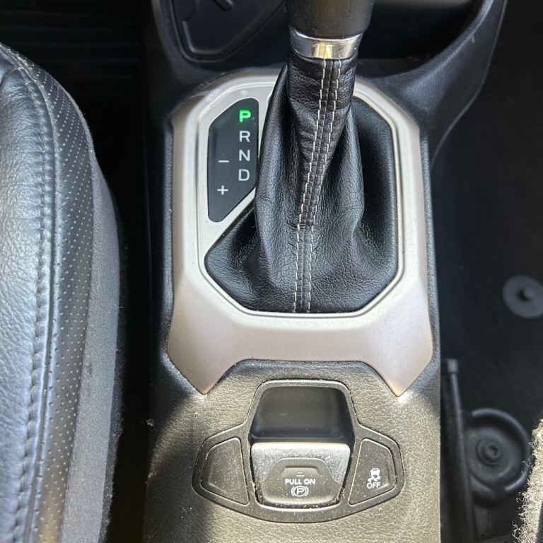 2017 Jeep Renegade Image 16