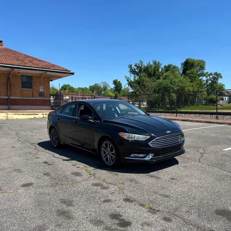 2017 Ford Fusion Image 1