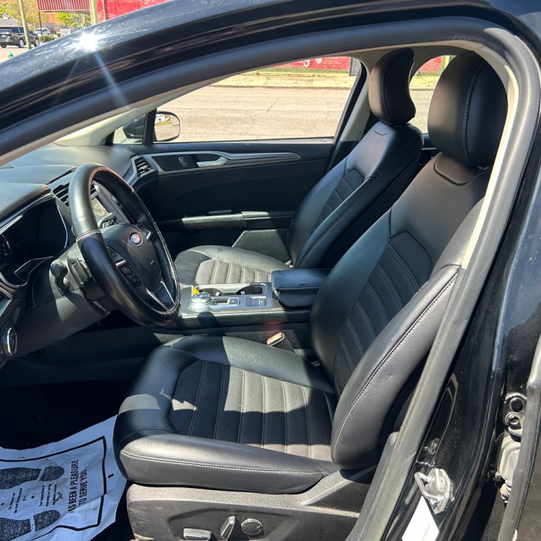 2017 Ford Fusion Image 4