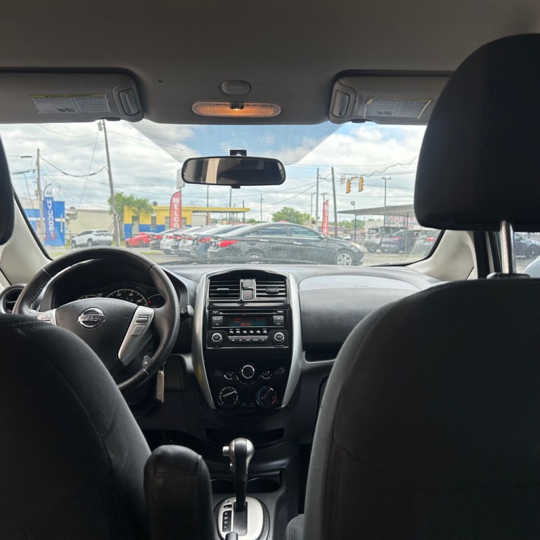 2015 Nissan Versa Image 5