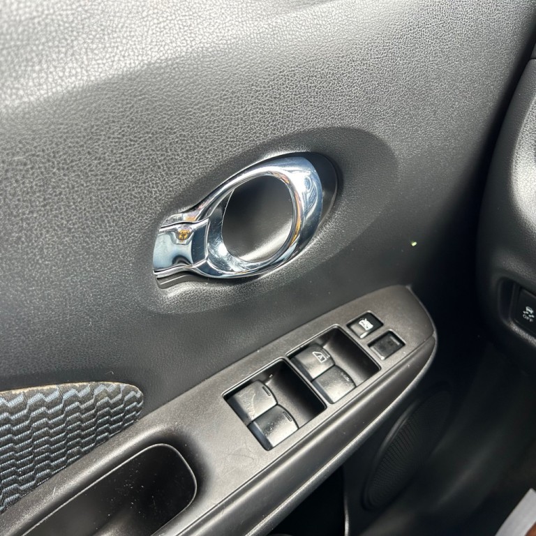 2015 Nissan Versa Image 6
