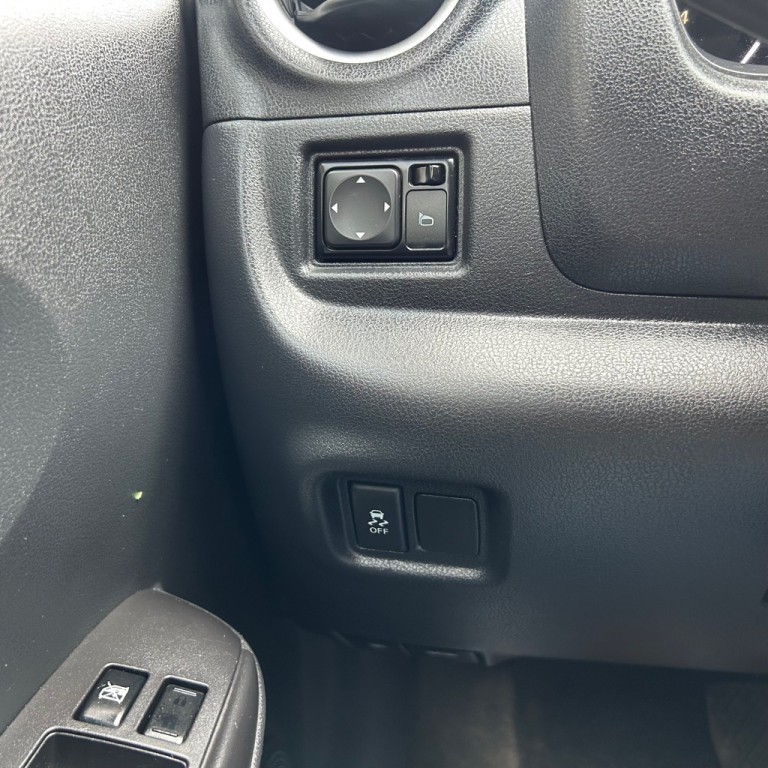 2015 Nissan Versa Image 7