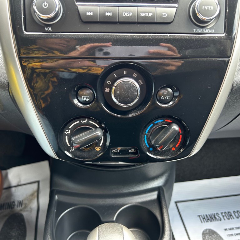 2015 Nissan Versa Image 10