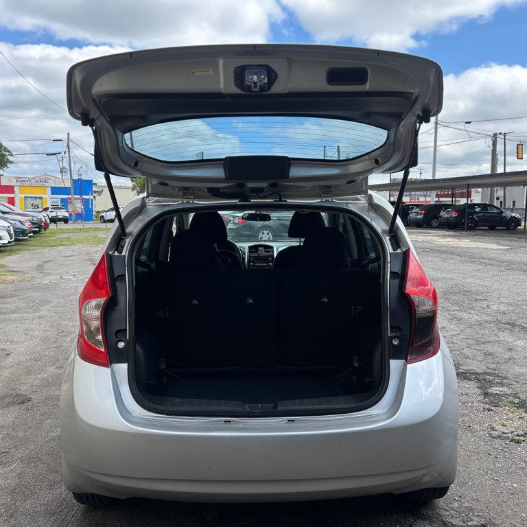 2015 Nissan Versa Image 13