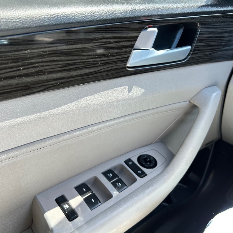 2015 Hyundai Sonata Image 6