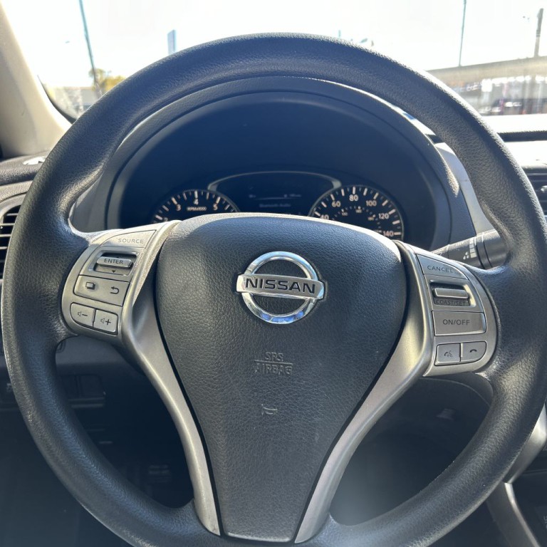 2015 Nissan Altima Image 9