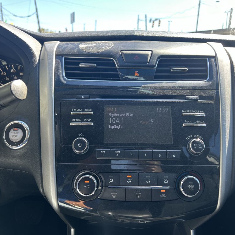 2015 Nissan Altima Image 10