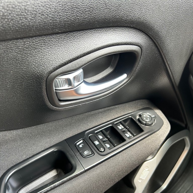 2018 Jeep Renegade Image 6