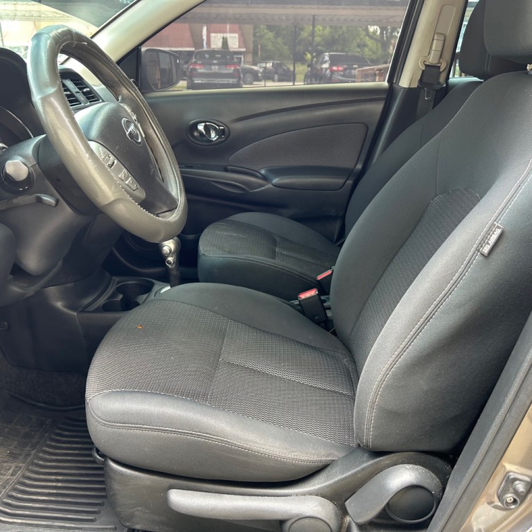 2015 Nissan Versa Image 6