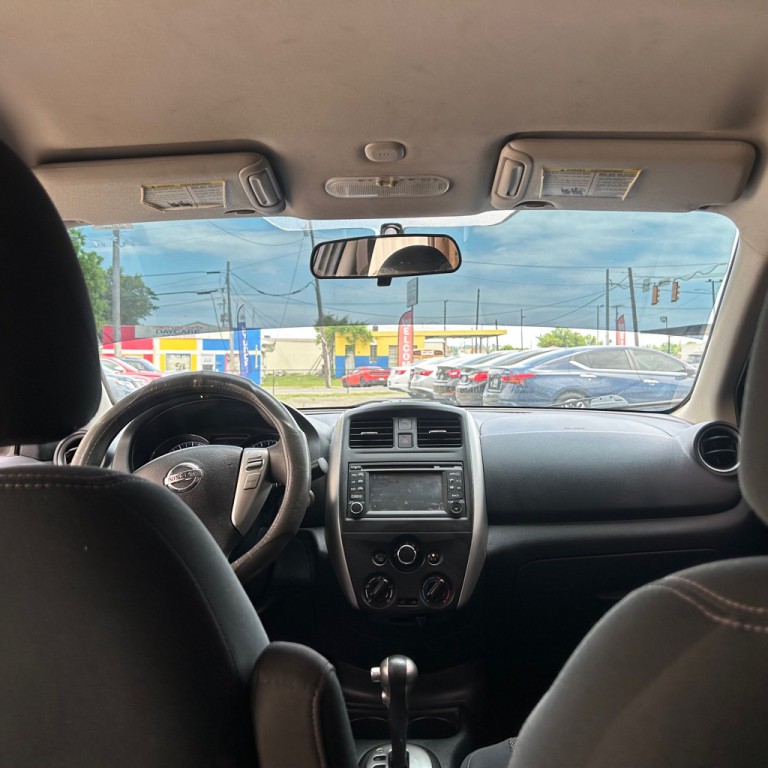 2015 Nissan Versa Image 7