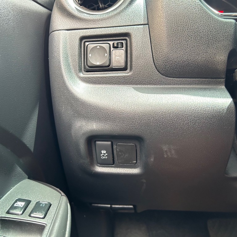 2015 Nissan Versa Image 9