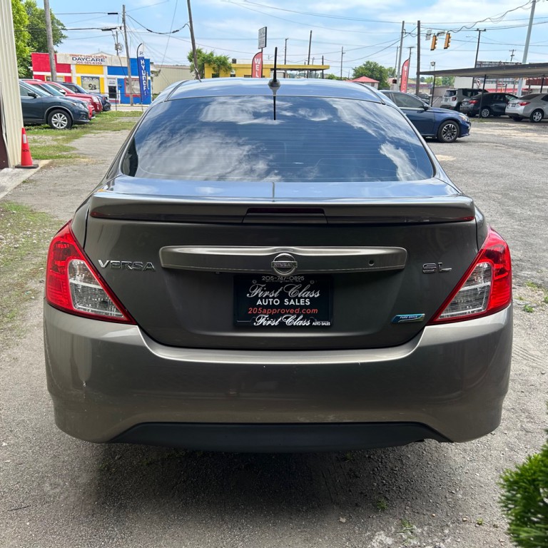 2015 Nissan Versa Image 18
